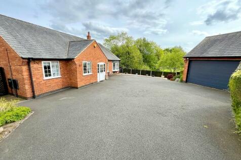 3 bedroom detached bungalow for sale