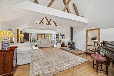 4 bedroom semi-detached house for sale