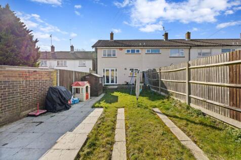 3 bedroom end of terrace house for sale