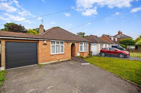 Parkhurst Road, Horley RH6 2 bed bungalow for sale