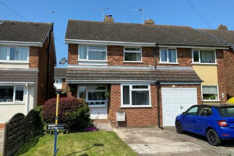 3 bedroom semi-detached house for sale