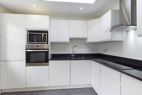 2 bedroom mews property for sale