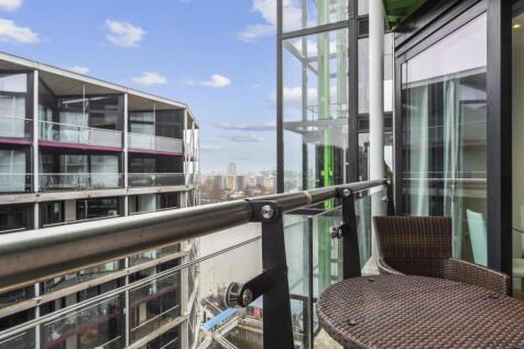 4 Riverlight Quay, Nine Elms... 2 bed flat for sale