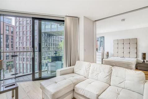Studio flat for sale