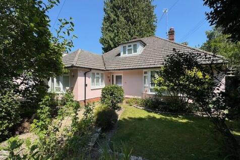 Alumhurst Road, WESTBOURNE, BH4 3 bed detached bungalow for sale