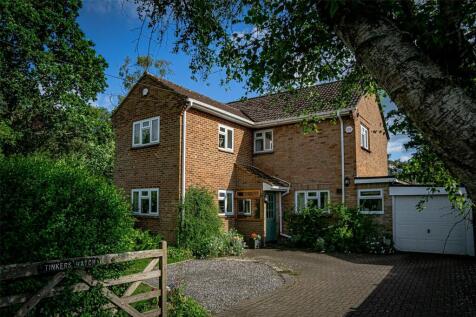 Wareham, Dorset 3 bed detached house for sale