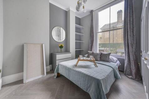 Cromwell Crescent, Kensington... 2 bed flat for sale