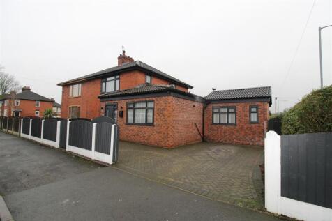Platt Hill Avenue, Hunger Hill, Bolton 4 bed semi