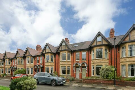 5 bedroom terraced house for sale