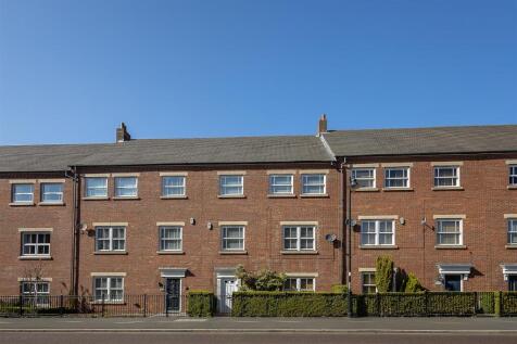 5 bedroom town house for sale