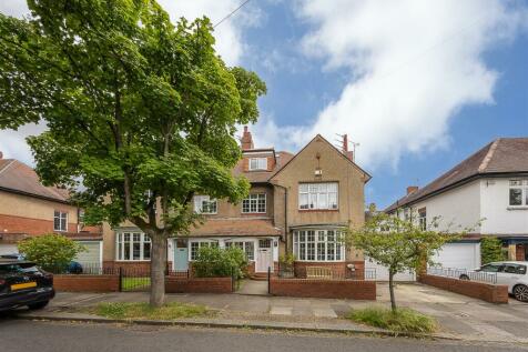 5 bedroom semi-detached house for sale