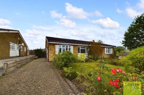 3 bedroom semi-detached bungalow for sale