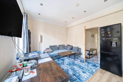 Green Lanes, Newington Green, London... 2 bed flat for sale