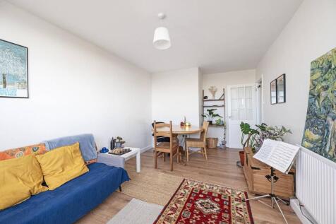 Cazenove Road, Stoke Newington... 2 bed flat for sale