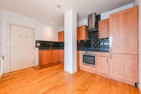 Stoke Newington High Street, Stoke... 2 bed flat for sale