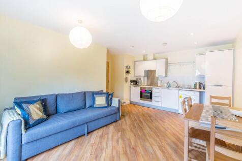 Woodmill Road, Clapton, London, E5 2 bed flat for sale