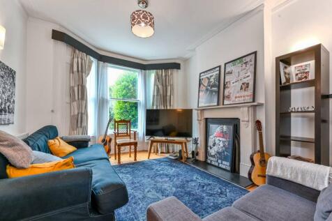 Albion Road, Stoke Newington, London... 4 bed house for sale