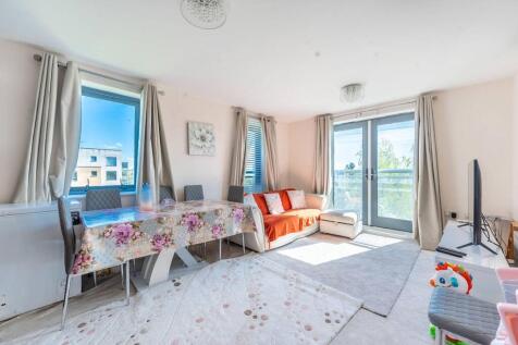 Taywoood Road, Greenford, Northolt, UB5 2 bed flat for sale