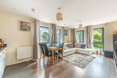 Northolt Road, South Harrow, Harrow, HA2 2 bed flat for sale