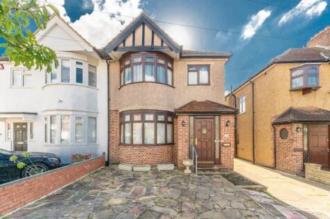 Pembroke Avenue, Kenton, Harrow, HA3 3 bed semi