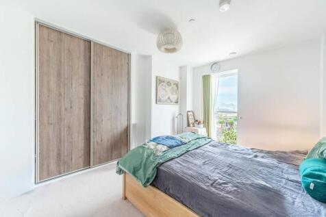 St Johns Road, Harrow, HA1 2 bed flat for sale