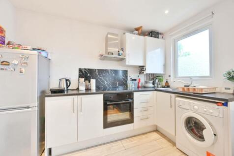 Greenhill Way, Harrow, HA1 2 bed flat for sale