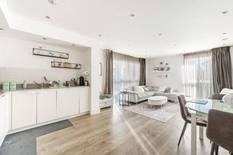 Lyon Square, Harrow, HA1 3 bed flat for sale