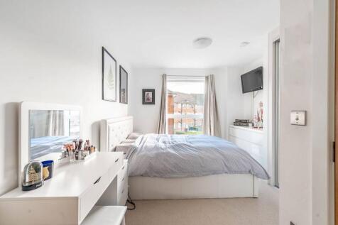 Lyon Square, Harrow, HA1 3 bed flat for sale