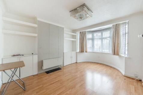 Carlyon Avenue, South Harrow, Harrow... 3 bed semi