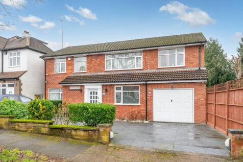 Lapstone Gardens, Kenton, Harrow, HA3 5 bed detached house for sale