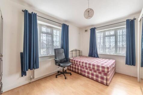 Thurlby Close, Harrow, HA1 2 bed flat for sale