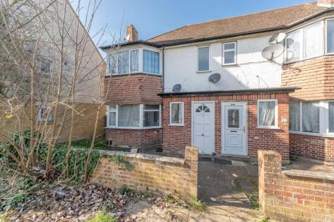 3 bedroom maisonette for sale