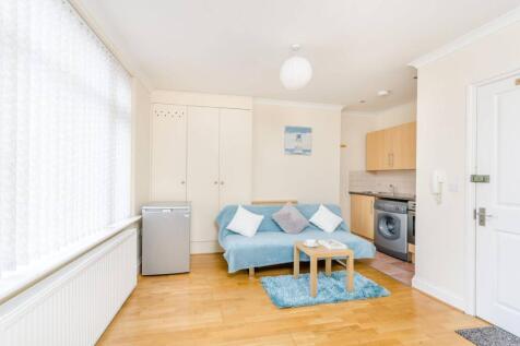 Studio flat for sale