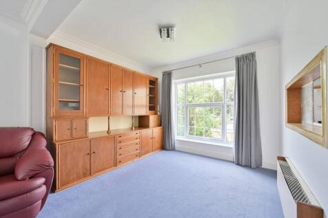 Lower Road, Harrow, HA2 3 bed flat for sale