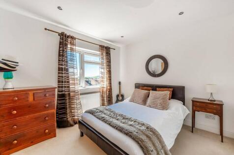 Station Parade, Belmont, Harrow, HA3 1 bed flat for sale