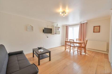 Archery Close, Wealdstone, Harrow, HA3 2 bed flat for sale