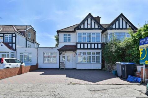 Conway Gardens, Preston Road... 4 bed semi