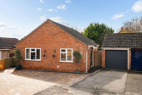 De Vigier Avenue, Saffron Walden 2 bed detached bungalow for sale
