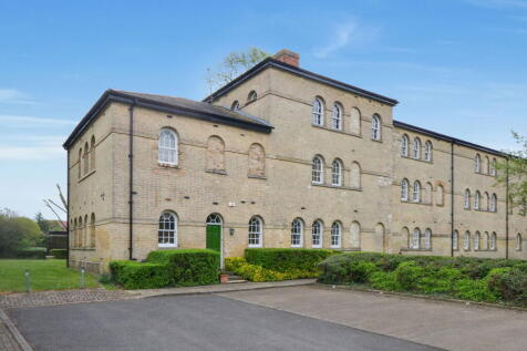 Radwinter Road, Saffron Walden 1 bed flat for sale