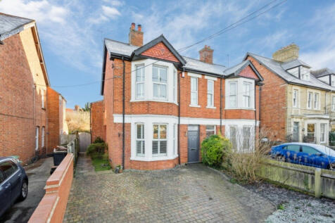 4 bedroom semi-detached house for sale