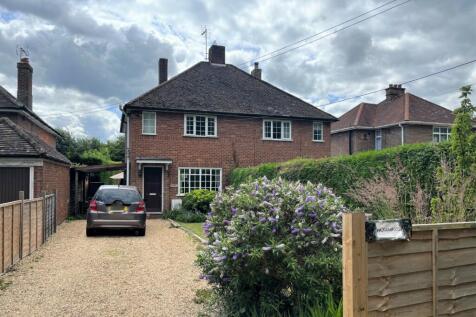 Greenlands Lane, Prestwood, Great... 3 bed semi