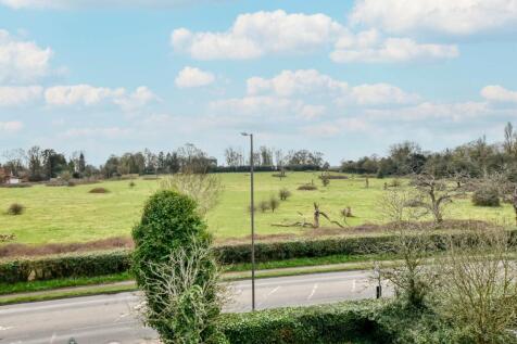 Chiltern Heights, White Lion Road... 2 bed apartment for sale