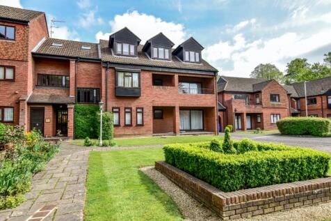 Snells Wood Court, Amersham... 2 bed apartment for sale