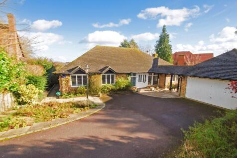 Latimer Way, Knotty Green... 4 bed bungalow for sale