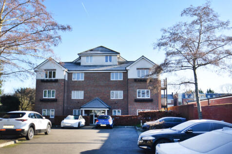 Lincoln Court, Green Tiles Lane... 2 bed apartment for sale