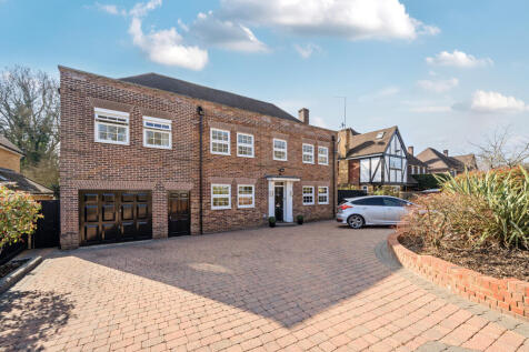 Howards Wood Drive, Gerrards Cross... 5 bed detached house for sale