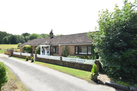Oxford Road, Gerrards Cross... 3 bed bungalow for sale