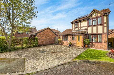Mornant Avenue, Hartford, Northwich, CW8 3 bed detached house for sale