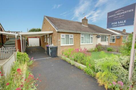 2 bedroom semi-detached bungalow for sale