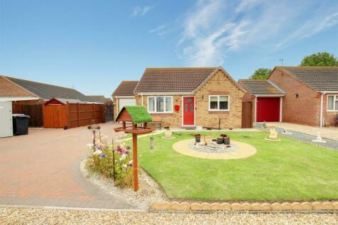 2 bedroom detached bungalow for sale